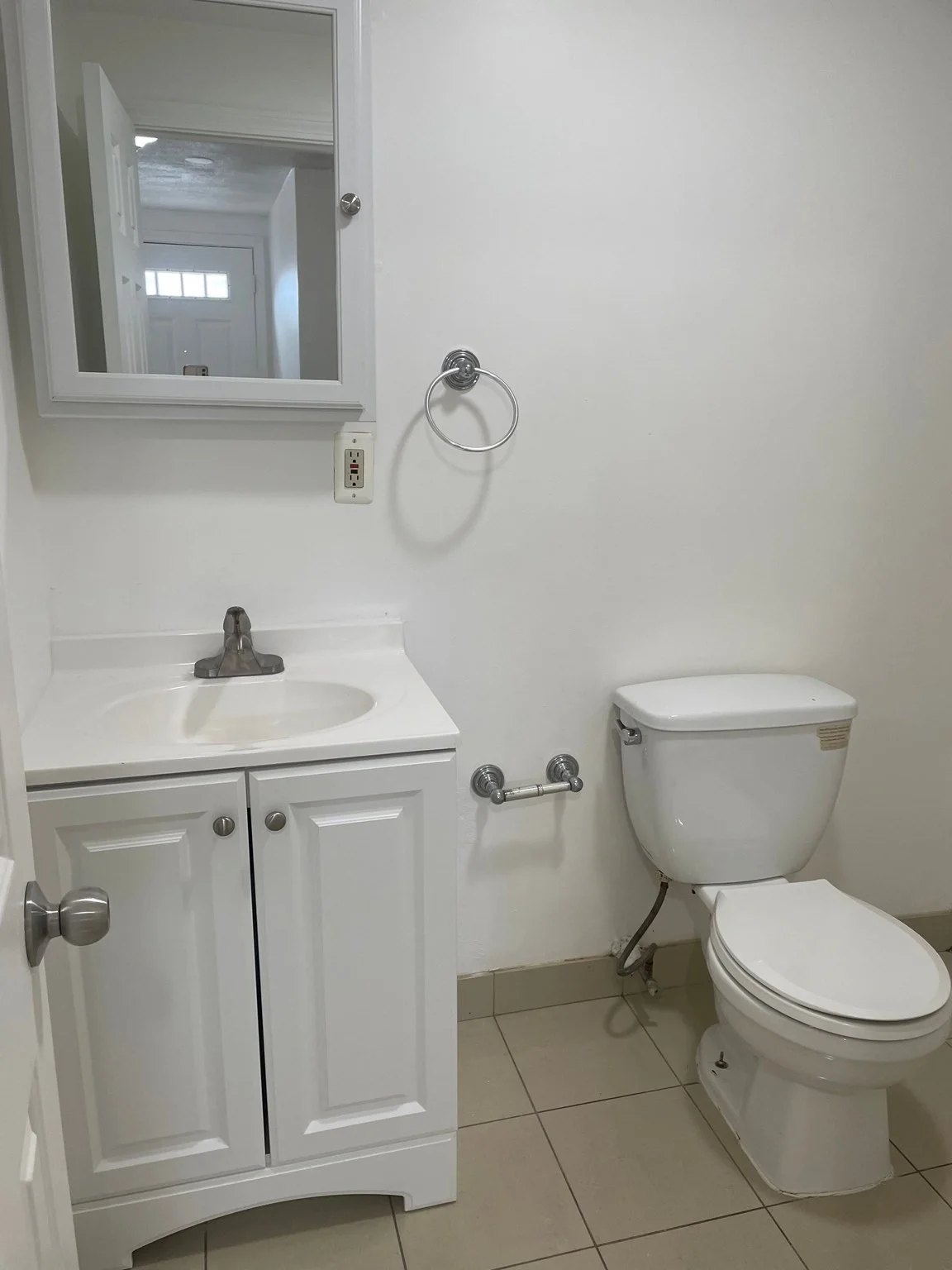Studio bed, 1 bath apartment for rent at 143 Arlington St Unit 2, Chelsea — photo 3 of 5
