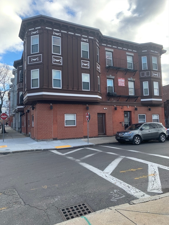 Studio bed, 1 bath apartment for rent at 143 Arlington St Unit 7, Chelsea