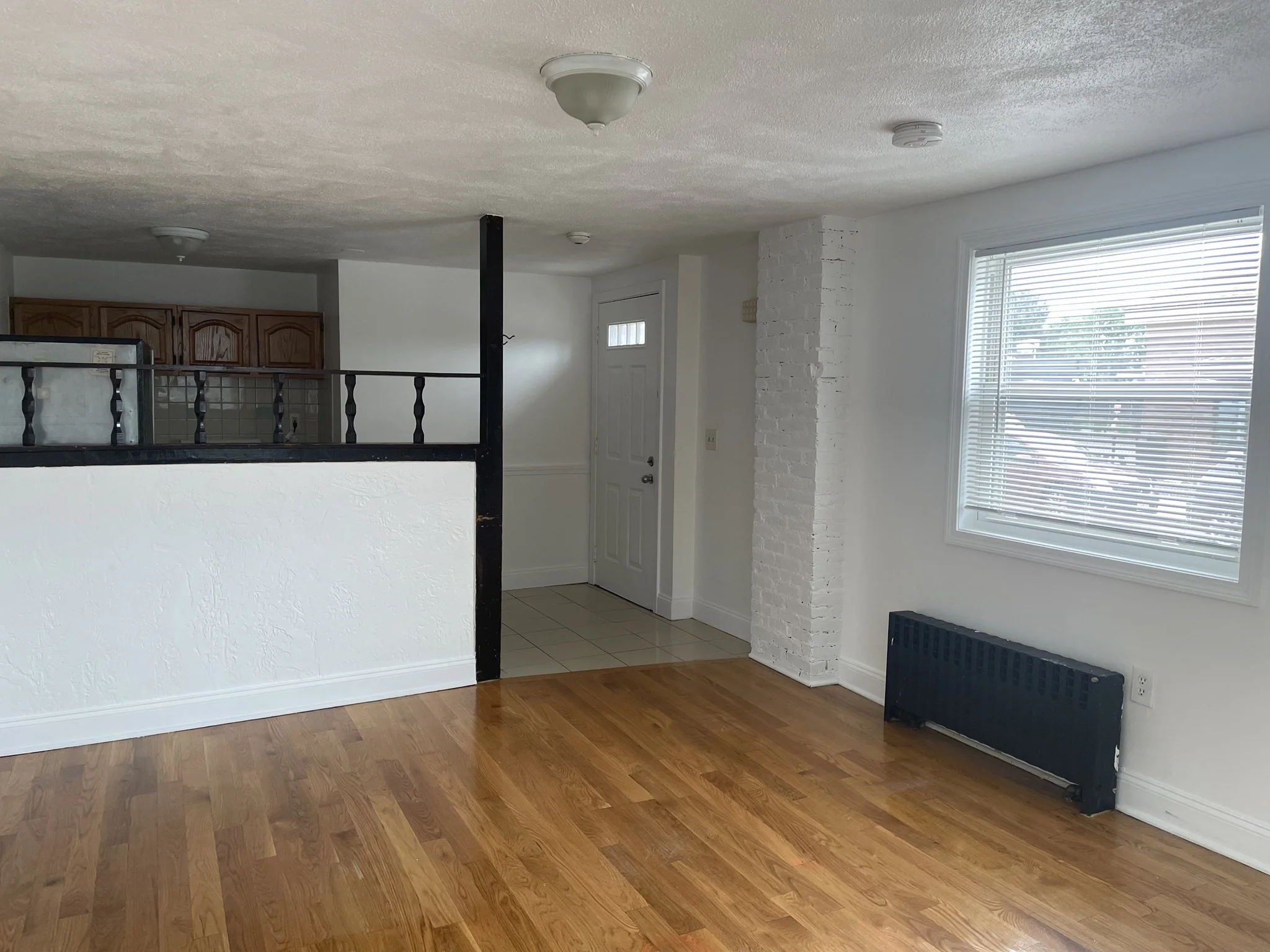 Studio bed, 1 bath apartment for rent at 143 Arlington St Unit C, Chelsea