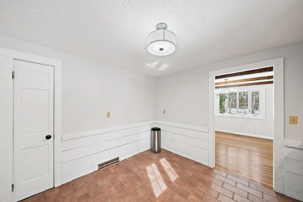 4 bed, 1 bath apartment for rent at 143 Dillingham Way, Hanover — photo 6 of 29