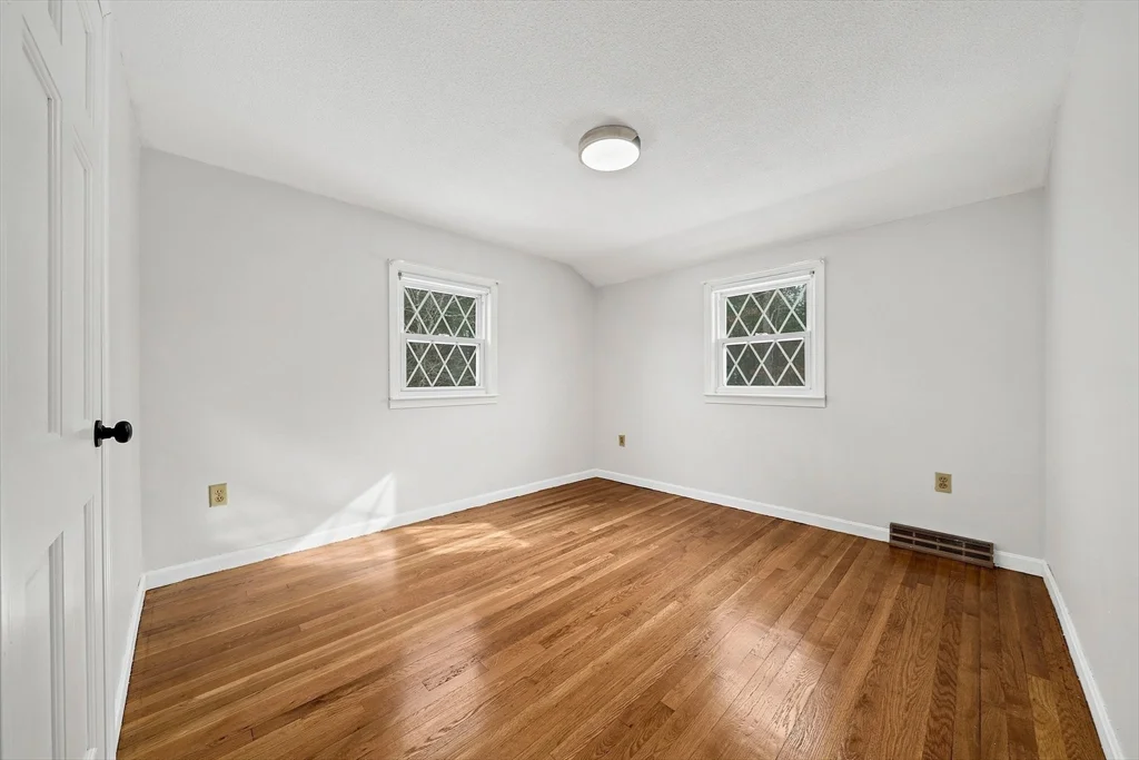 4 bed, 1 bath apartment for rent at 143 Dillingham Way, Hanover — photo 21 of 29