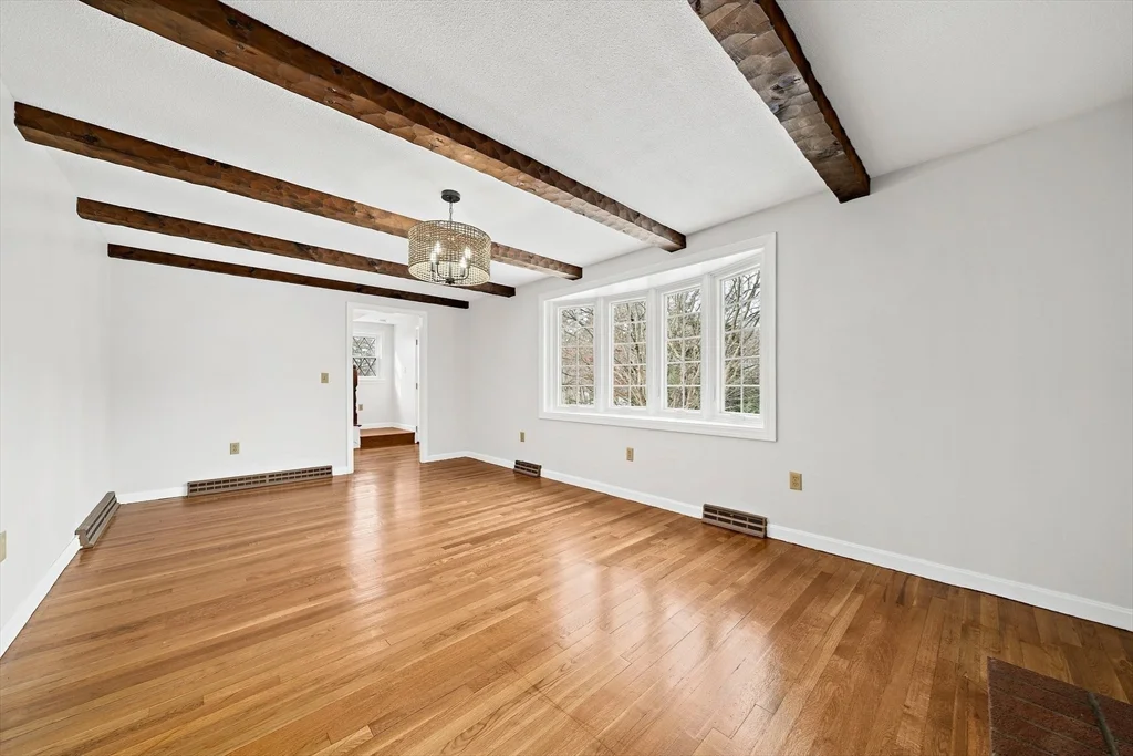 4 bed, 1 bath apartment for rent at 143 Dillingham Way, Hanover — photo 9 of 29