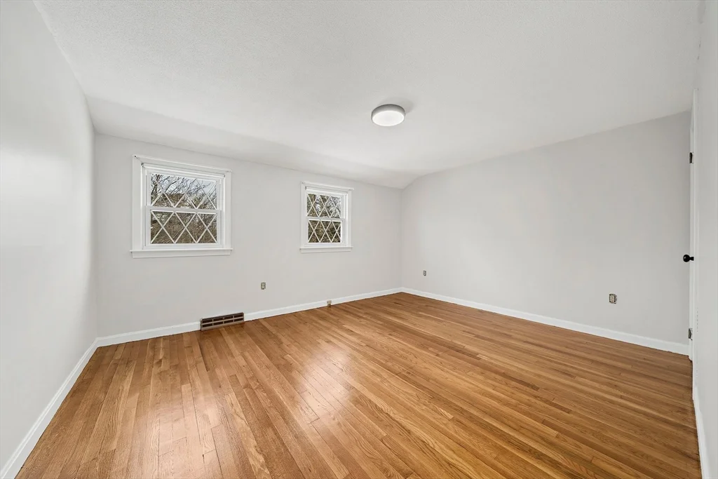 4 bed, 1 bath apartment for rent at 143 Dillingham Way, Hanover — photo 20 of 29