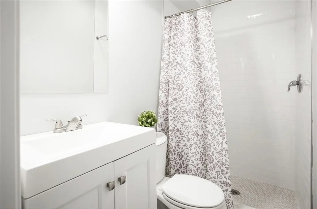 2 bed, 1 bath apartment for rent at 143 Everett St Unit 1, East Boston — photo 5 of 8