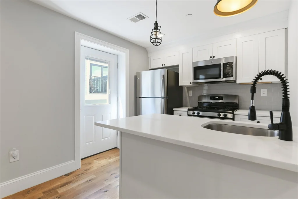 3 bed, 2 bath apartment for rent at 143 Everett St Unit 3, East Boston — photo 4 of 12