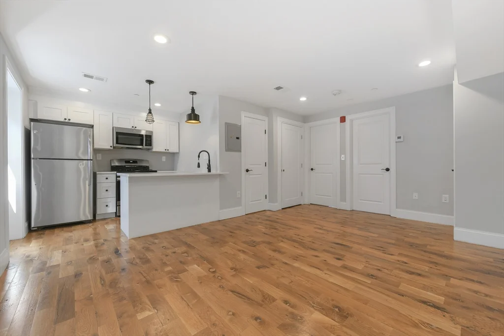 3 bed, 2 bath apartment for rent at 143 Everett St Unit 3, East Boston — photo 2 of 12