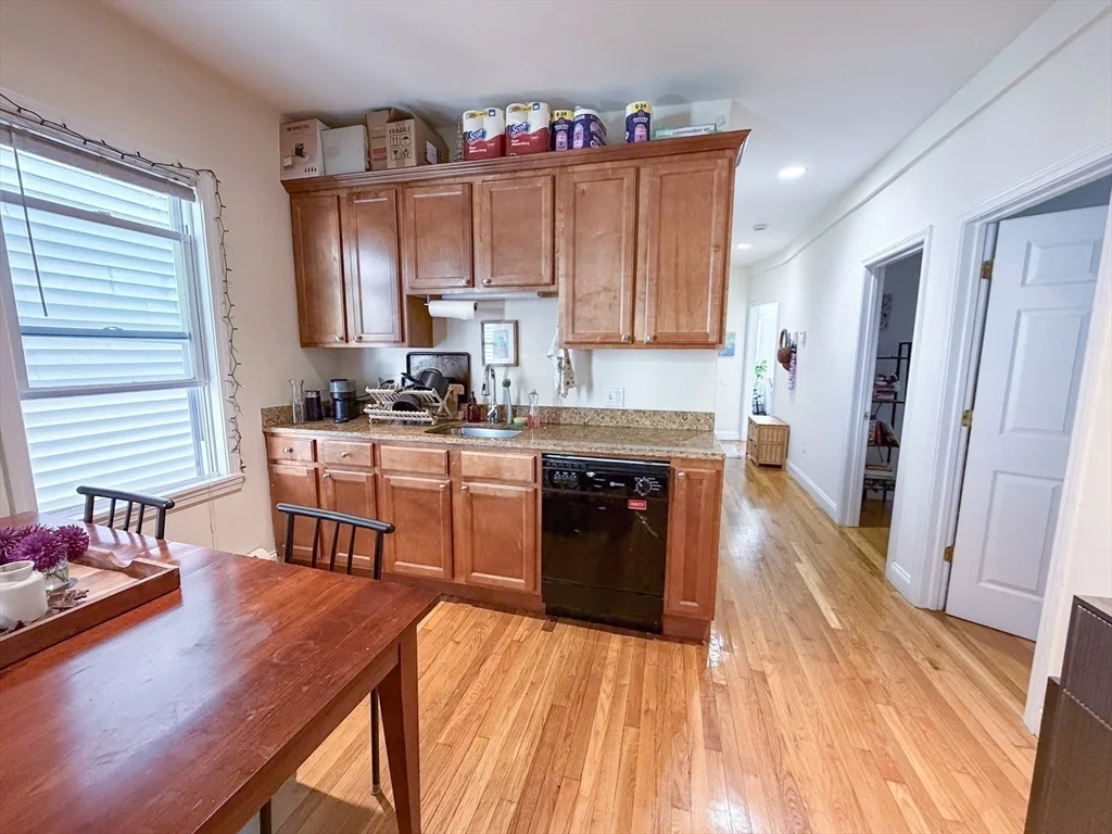 4 bed, 1 bath apartment for rent at 143 Hillside St Unit 2, Mission Hill — photo 6 of 17