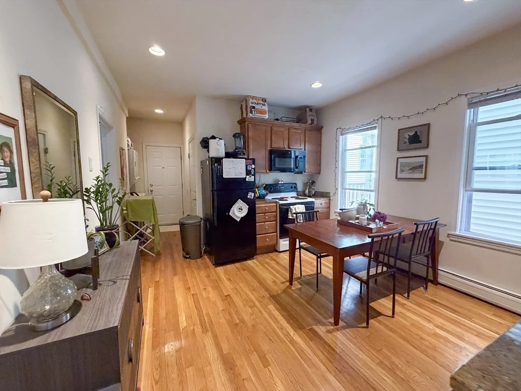 4 bed, 1 bath apartment for rent at 143 Hillside St Unit 2, Mission Hill — photo 3 of 17