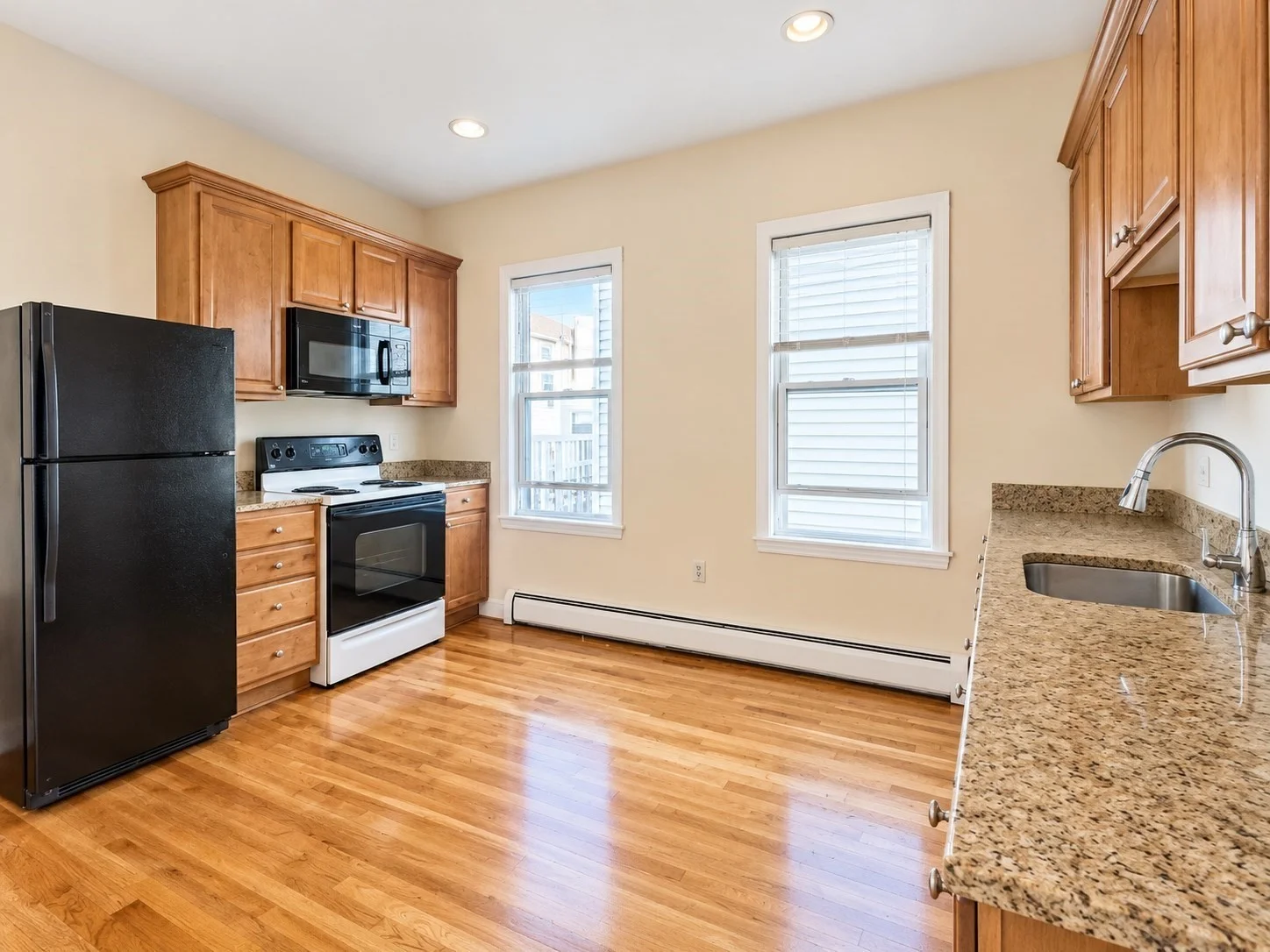 4 bed, 1 bath apartment for rent at 143 Hillside St Unit 2, Mission Hill