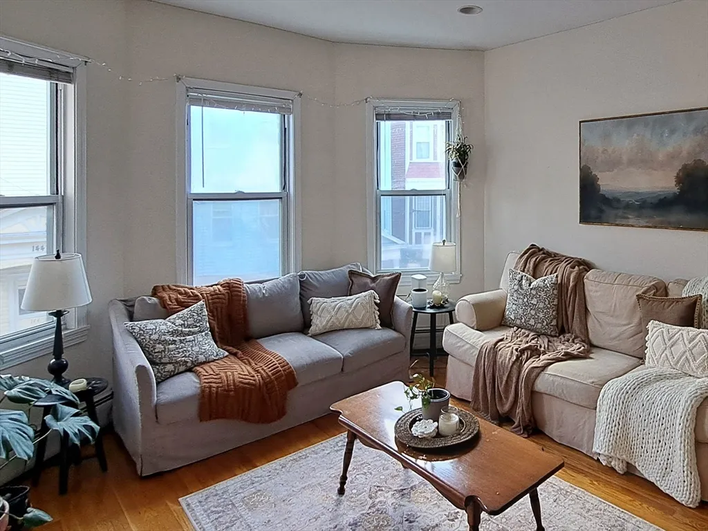 4 bed, 1 bath apartment for rent at 143 Hillside St Unit 2A, Mission Hill — photo 1 of 14