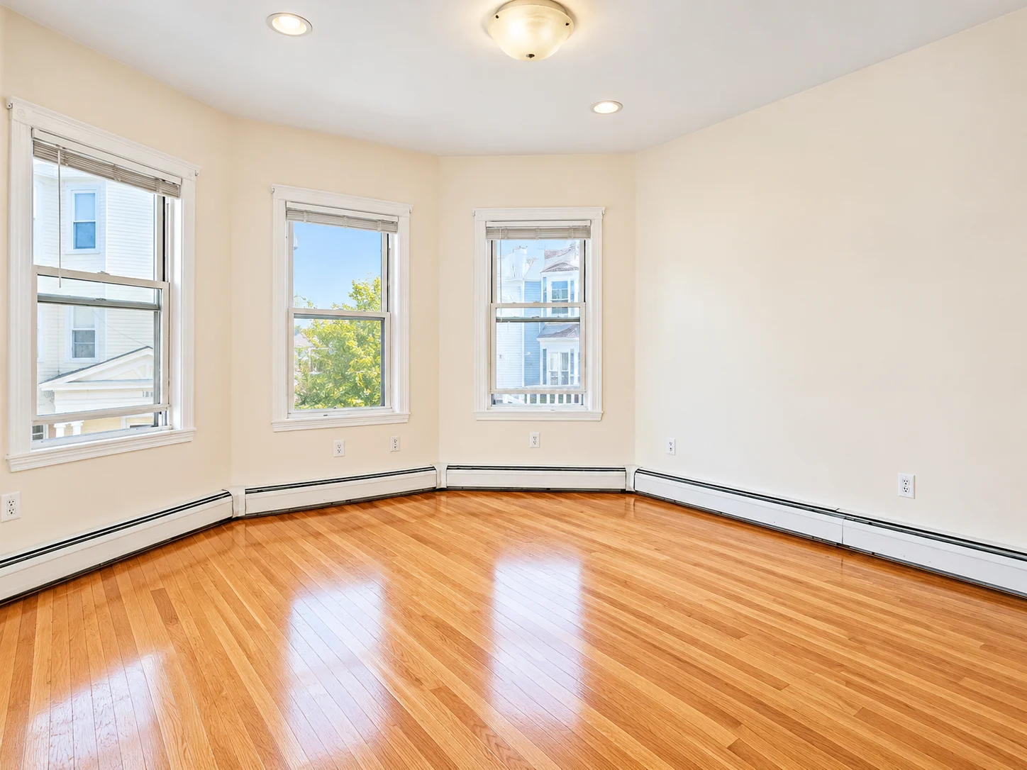 4 bed, 1 bath apartment for rent at 143 Hillside St Unit 2A, Mission Hill