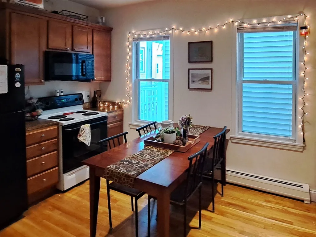 4 bed, 1 bath apartment for rent at 143 Hillside St Unit 2A, Mission Hill — photo 3 of 14