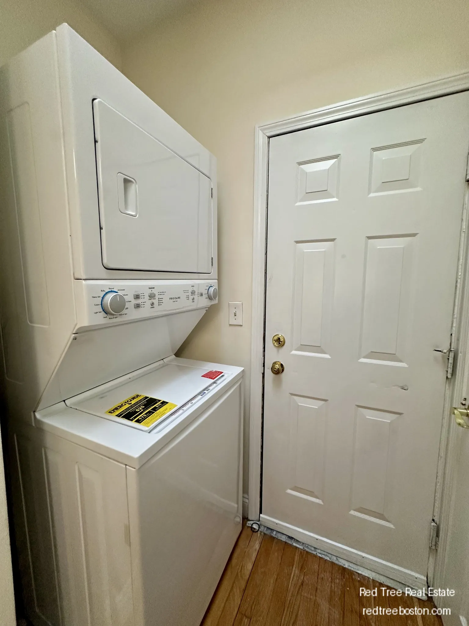 4 bed, 1 bath apartment for rent at 143 Hillside St Unit 3, Mission Hill — photo 13 of 15