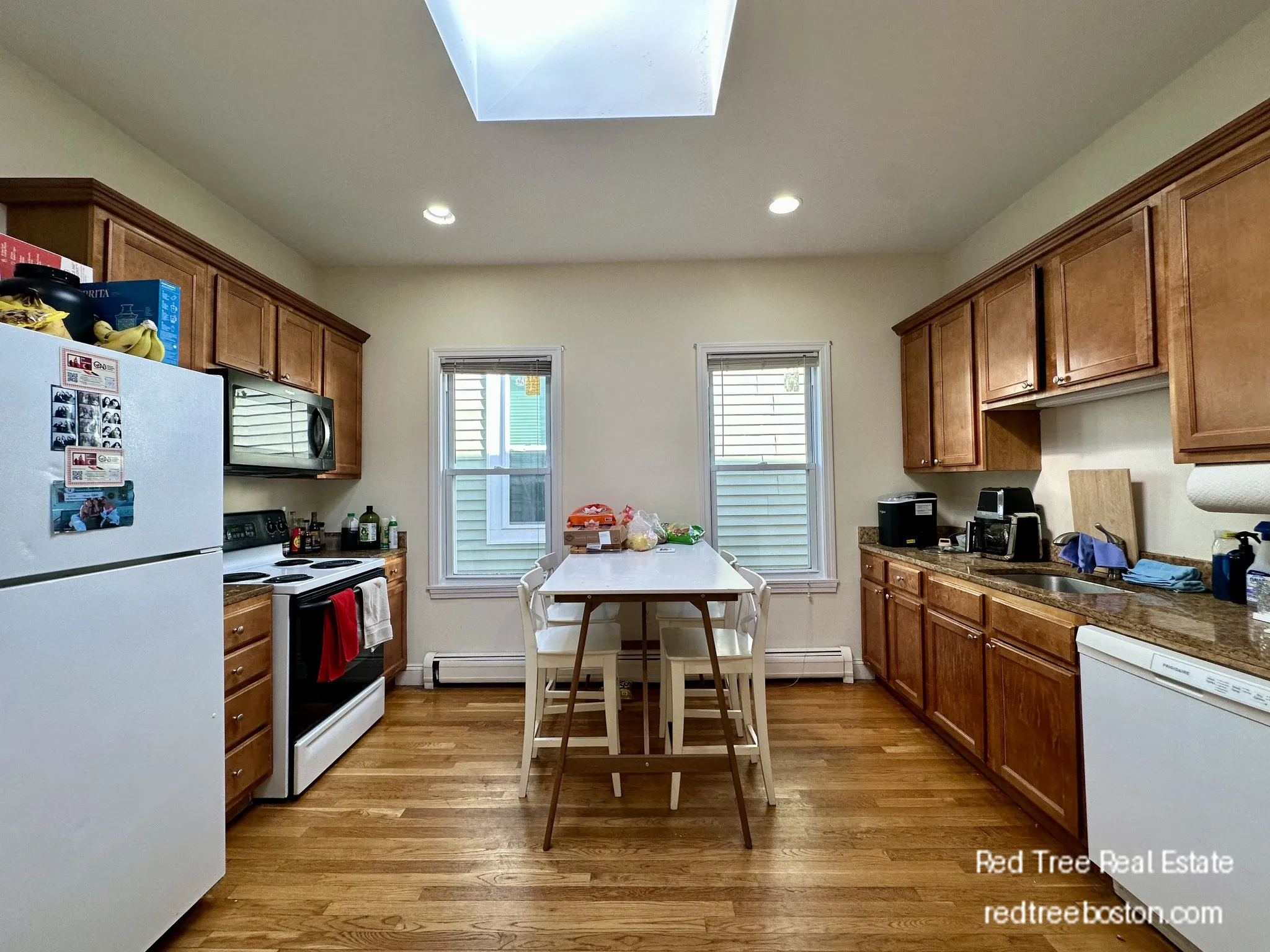 4 bed, 1 bath apartment for rent at 143 Hillside St Unit 3, Mission Hill — photo 3 of 15