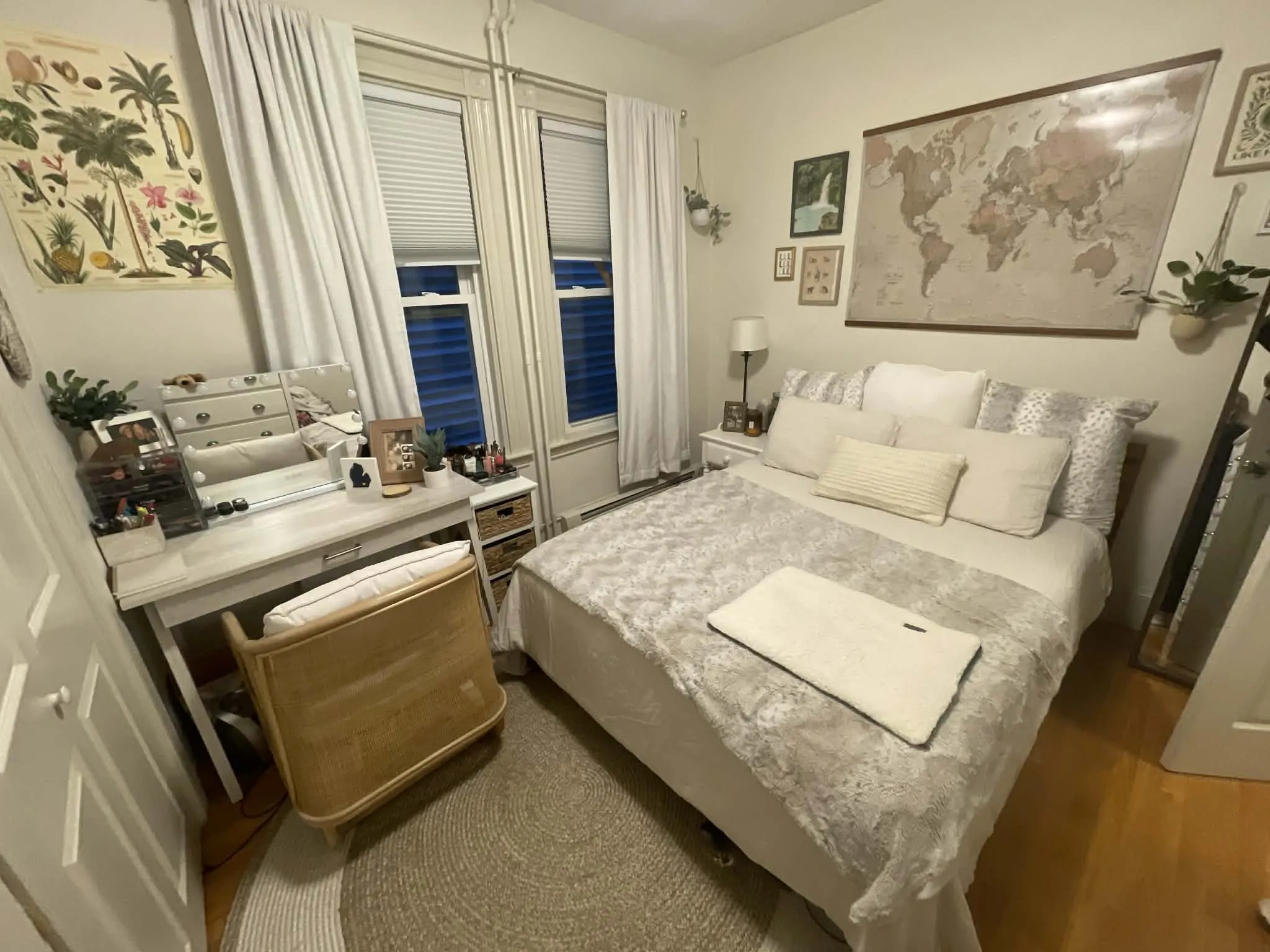 2 bed, 1 bath apartment for rent at 143 L St Unit 1, South Boston