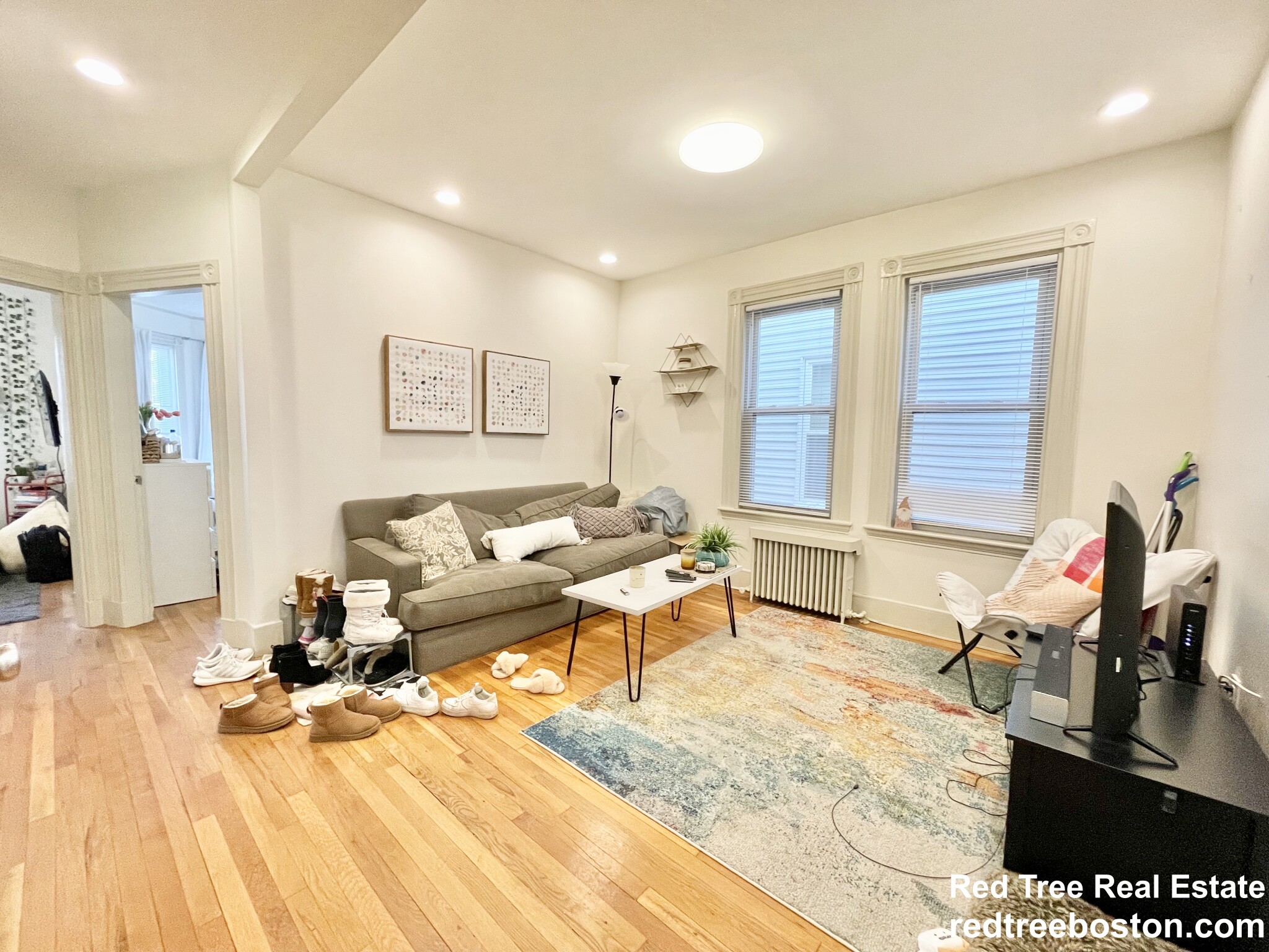 3 bed, 1 bath apartment for rent at 143 L St Unit 2, South Boston