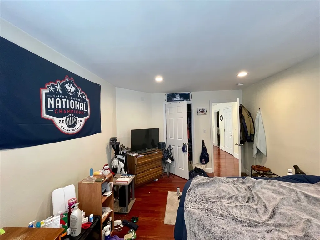 3 bed, 1 bath apartment for rent at 143 L St Unit 3, South Boston — photo 6 of 12