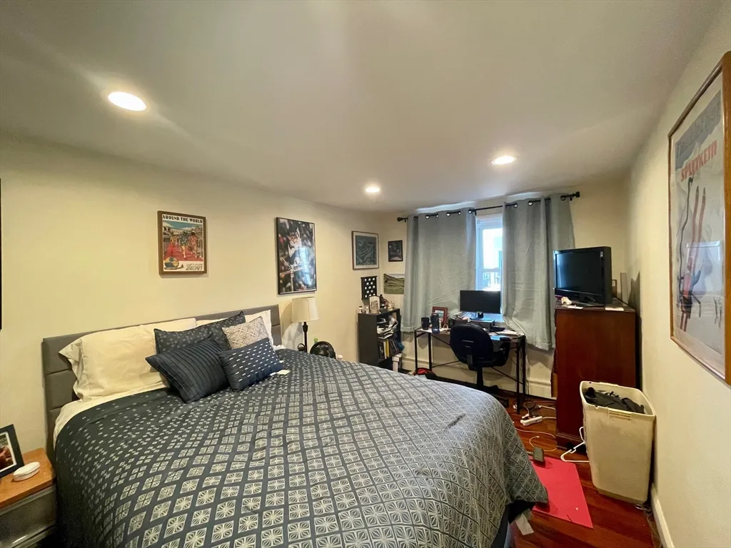 3 bed, 1 bath apartment for rent at 143 L St Unit 3, South Boston — photo 9 of 12