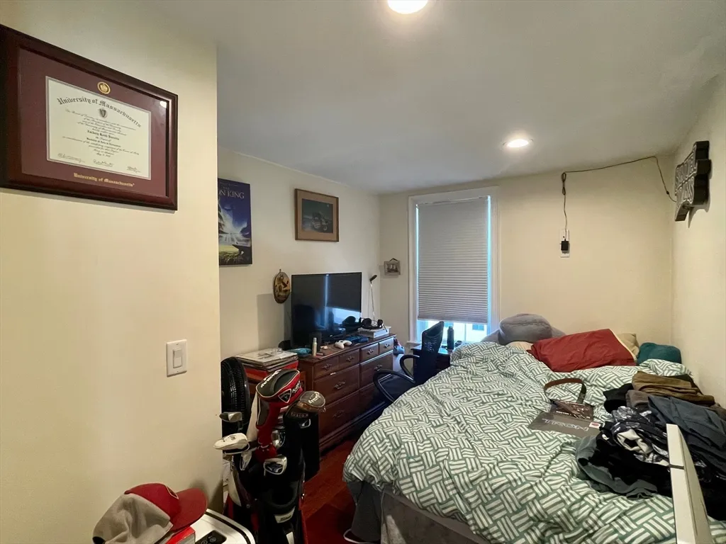 3 bed, 1 bath apartment for rent at 143 L St Unit 3, South Boston — photo 7 of 12