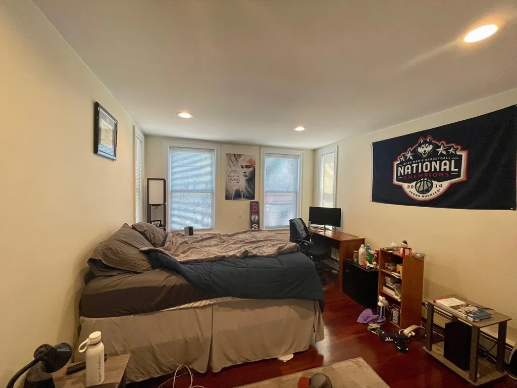 3 bed, 1 bath apartment for rent at 143 L St Unit 3, South Boston — photo 5 of 12