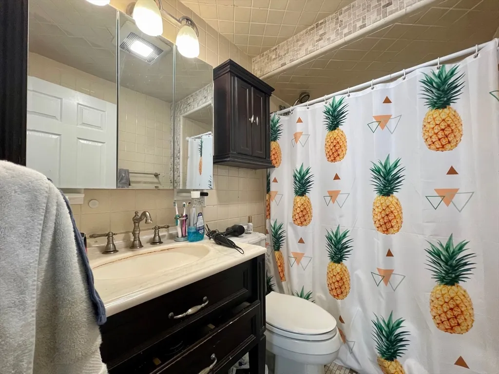 3 bed, 1 bath apartment for rent at 143 L St Unit 3, South Boston — photo 8 of 12