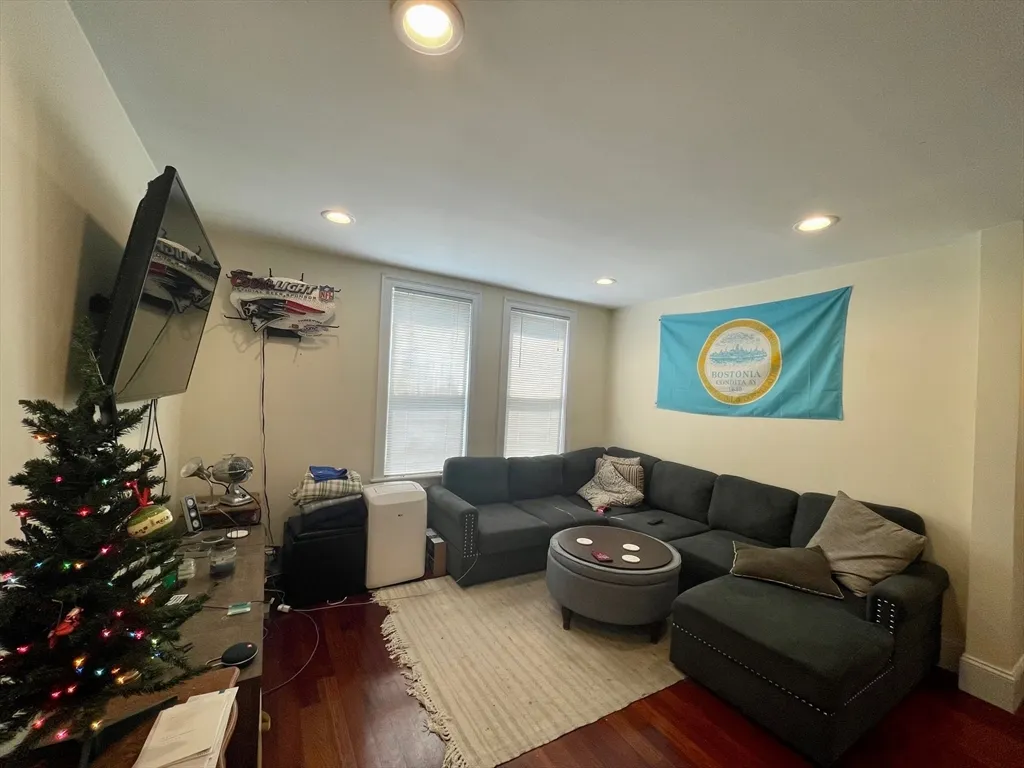 3 bed, 1 bath apartment for rent at 143 L St Unit 3, South Boston — photo 4 of 12