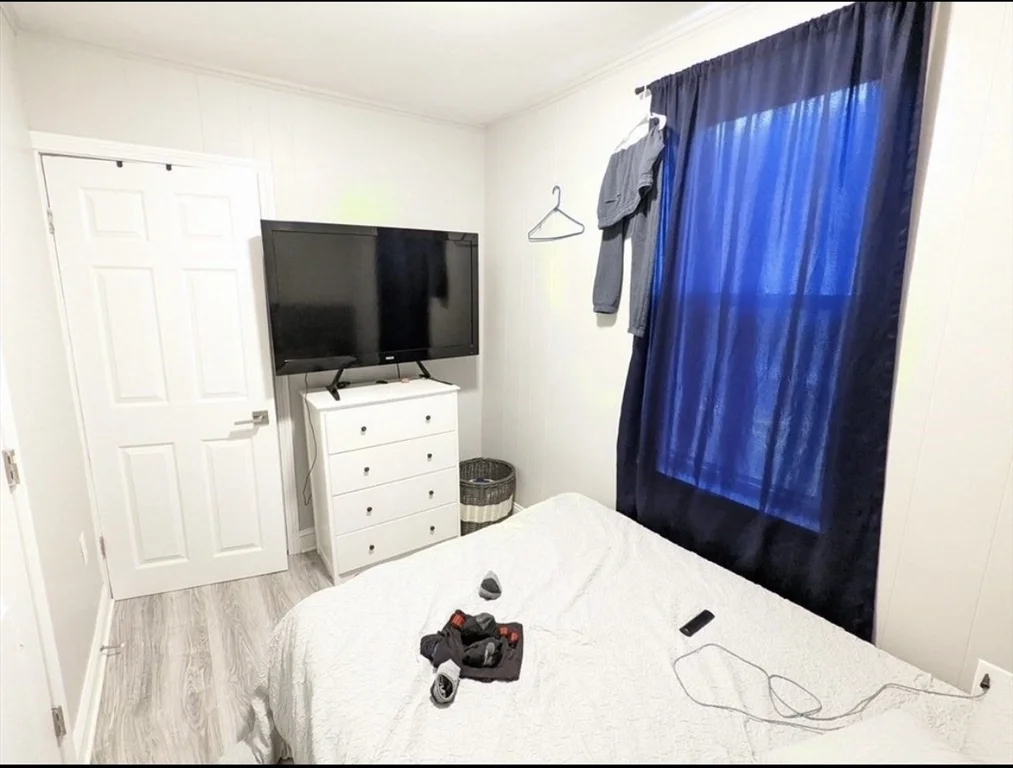 3 bed, 1 bath apartment for rent at 143 London St Unit 2, East Boston — photo 5 of 7