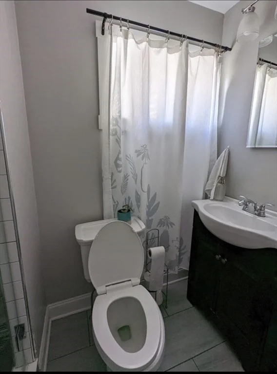 3 bed, 1 bath apartment for rent at 143 London St Unit 2, East Boston — photo 6 of 7
