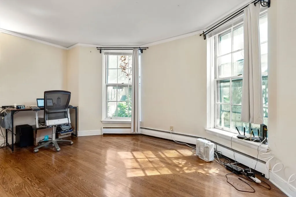 1 bed, 1 bath apartment for rent at 143 Longwood Ave Unit 1, Coolidge Corner — photo 1 of 8