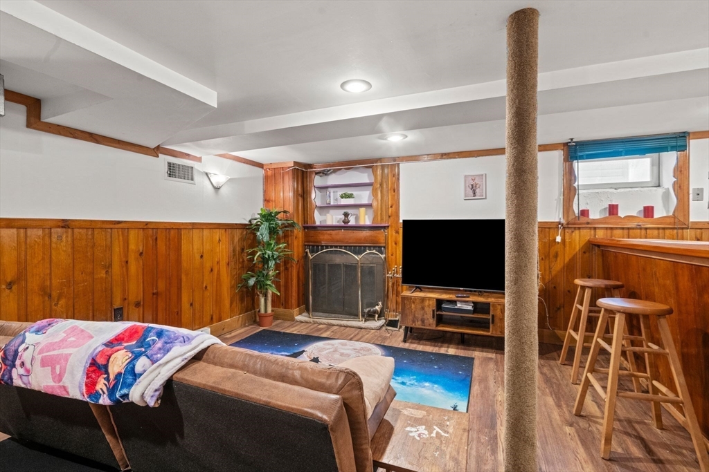 4 bed, 2 bath apartment for rent at 143 Morton St Unit R, Belle Isle — photo 15 of 24