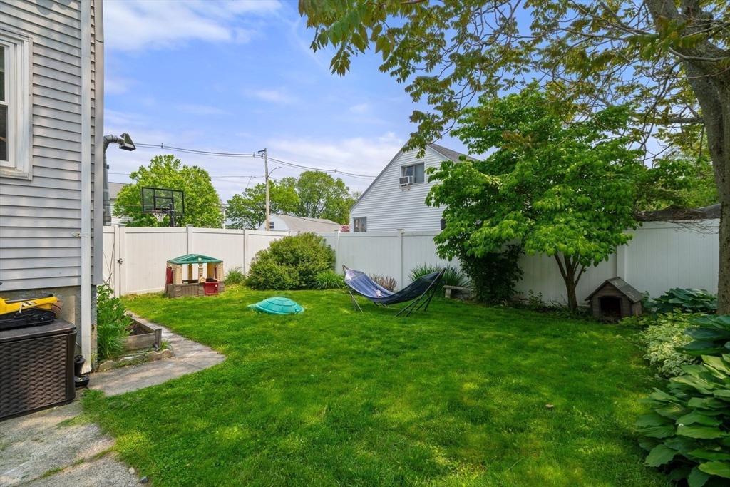 4 bed, 2 bath apartment for rent at 143 Morton St Unit R, Belle Isle — photo 22 of 24