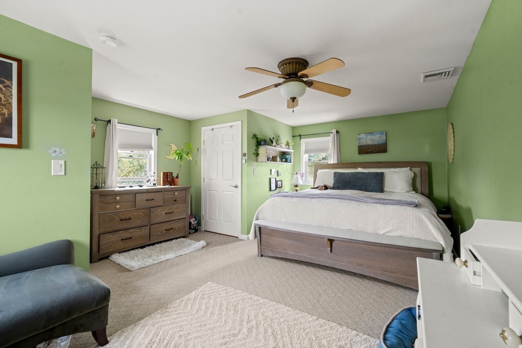4 bed, 2 bath apartment for rent at 143 Morton St Unit R, Belle Isle — photo 9 of 24