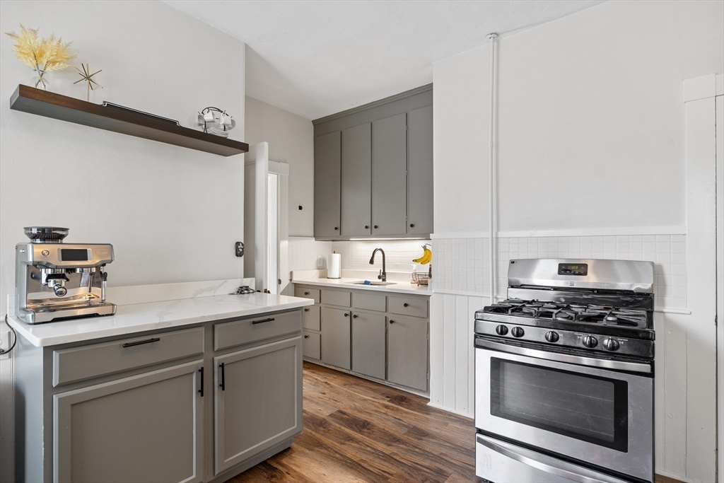 2 bed, 1 bath apartment for rent at 143 North St Unit 1, Salem — photo 6 of 14