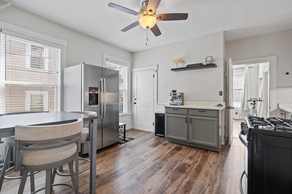2 bed, 1 bath apartment for rent at 143 North St Unit 1, Salem — photo 4 of 14