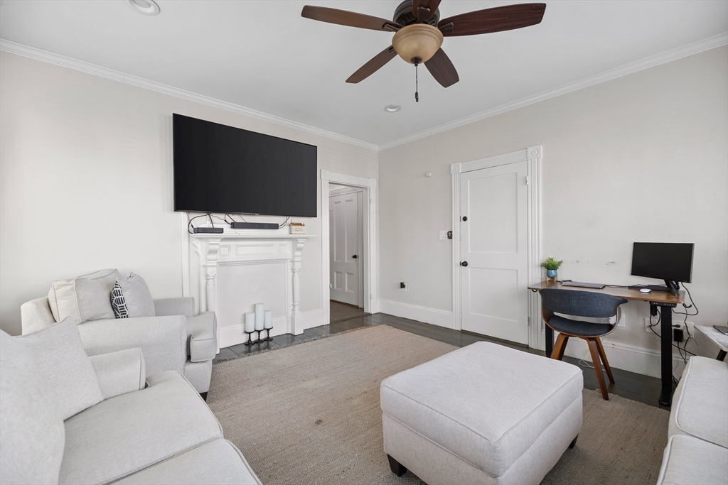 2 bed, 1 bath apartment for rent at 143 North St Unit 1, Salem — photo 3 of 14