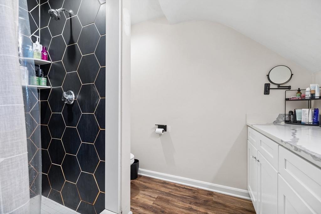 2 bed, 1 bath apartment for rent at 143 North St Unit 1, Salem — photo 7 of 14