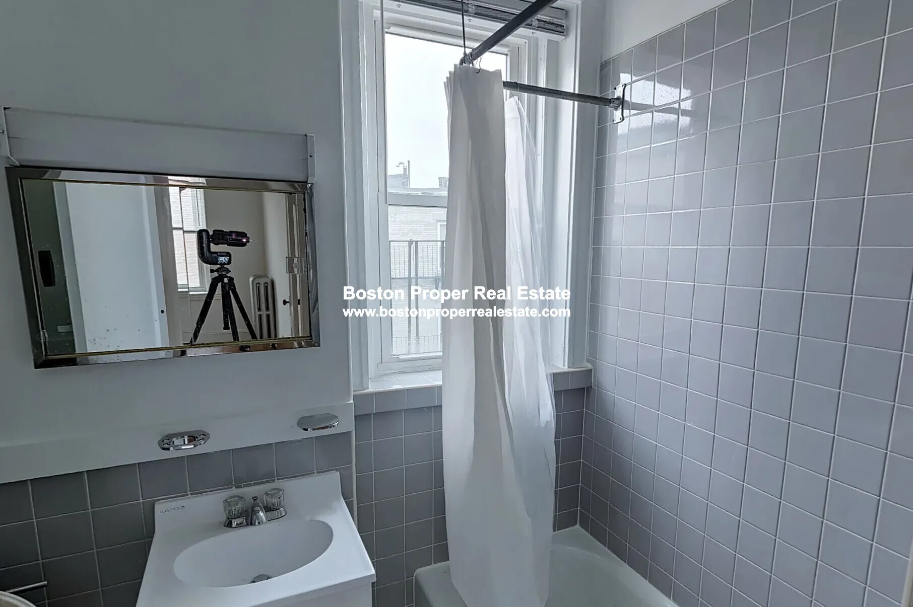 1 bed, 1 bath apartment for rent at 143 Park Dr Unit 12, Fenway — photo 4 of 7