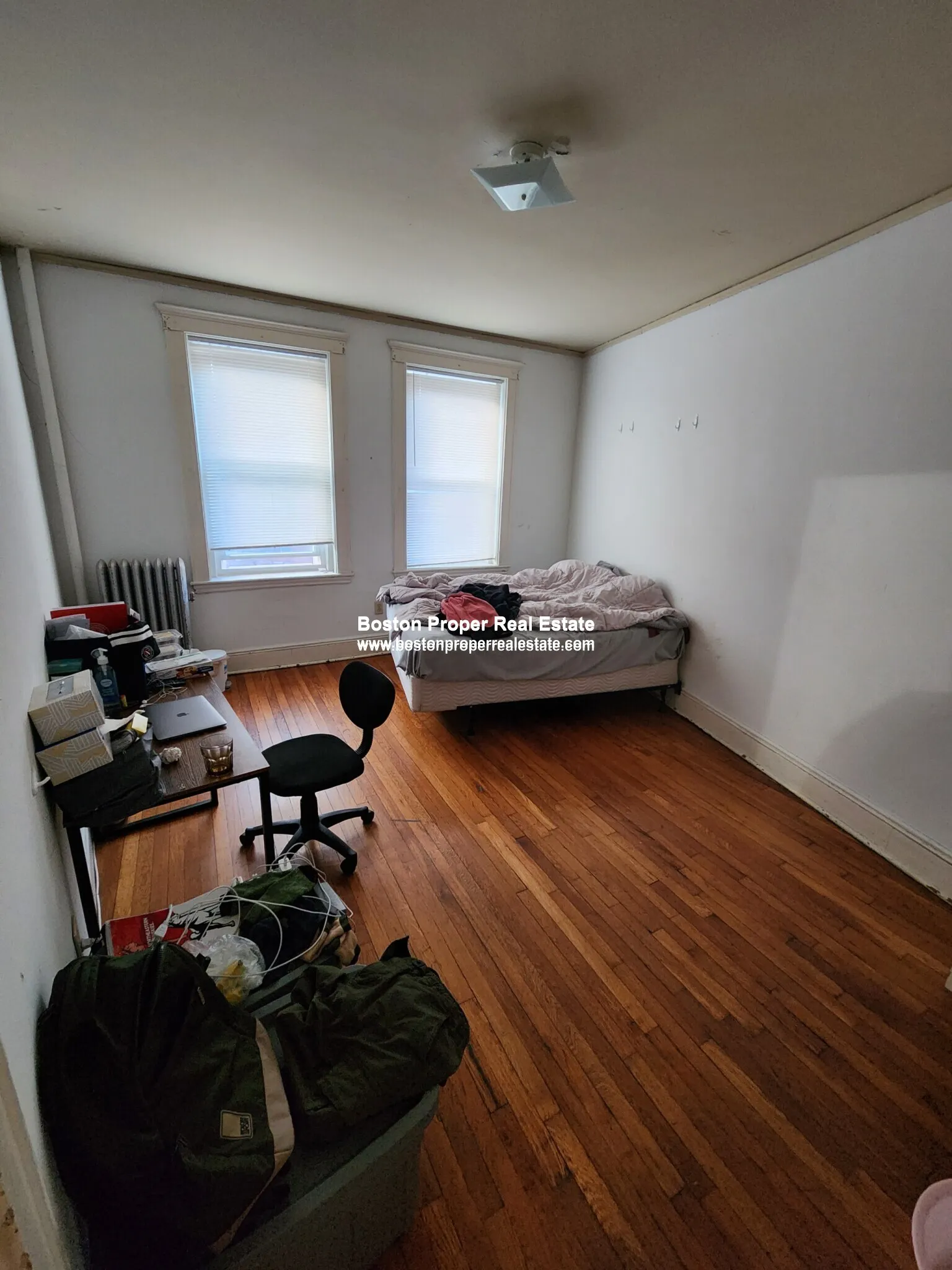 3 bed, 1 bath apartment for rent at 143 Park Dr Unit 16, Fenway — photo 2 of 6