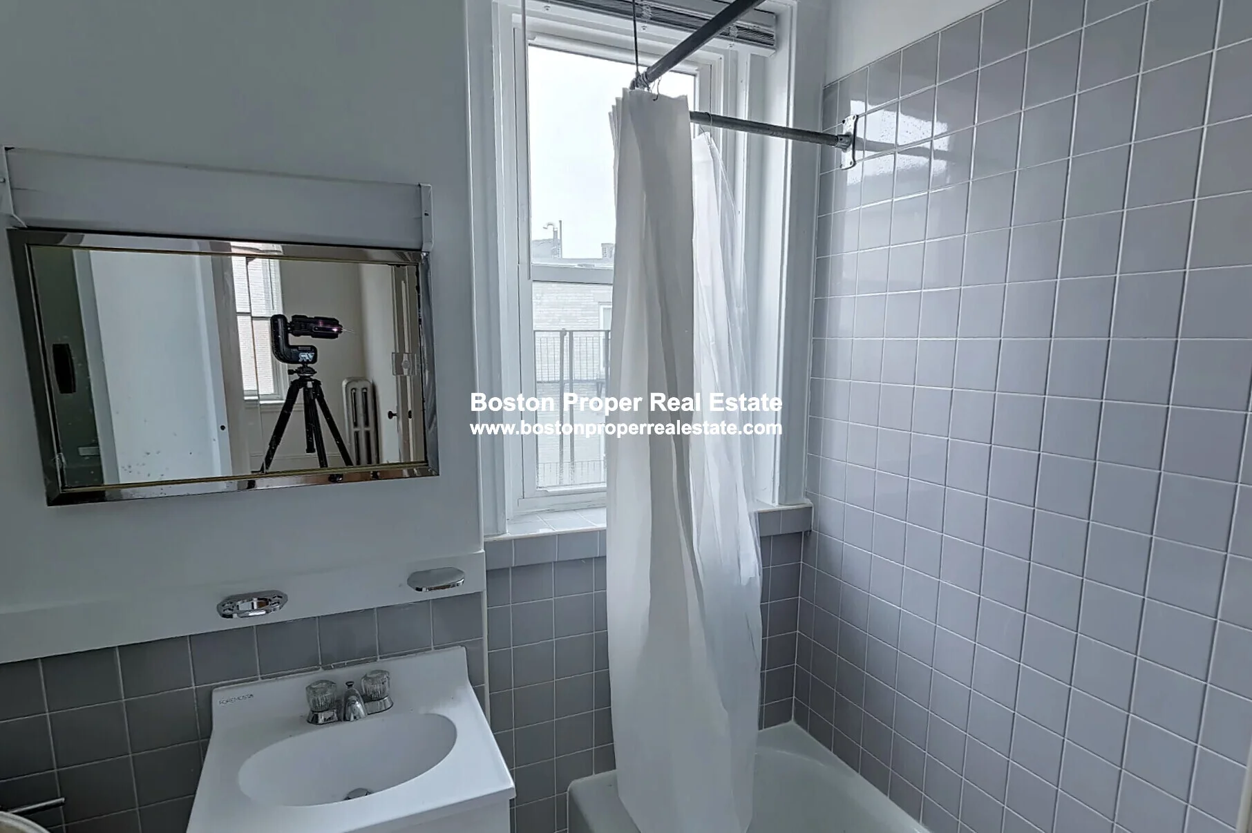 2 bed, 1 bath apartment for rent at 143 Park Dr Unit 25, Fenway — photo 4 of 6