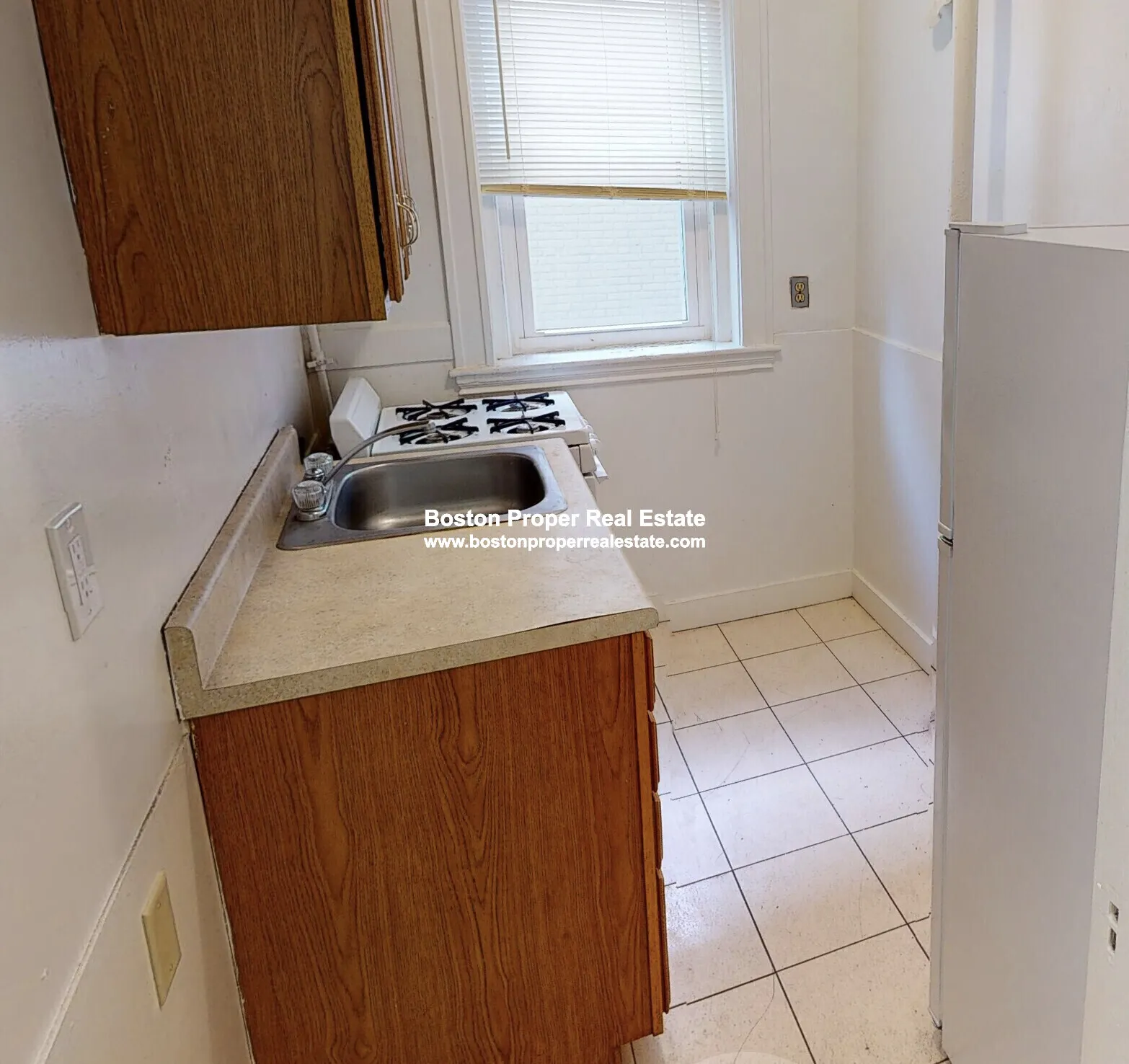 Studio bed, 1 bath apartment for rent at 143 Park Dr Unit 28, Fenway — photo 4 of 5