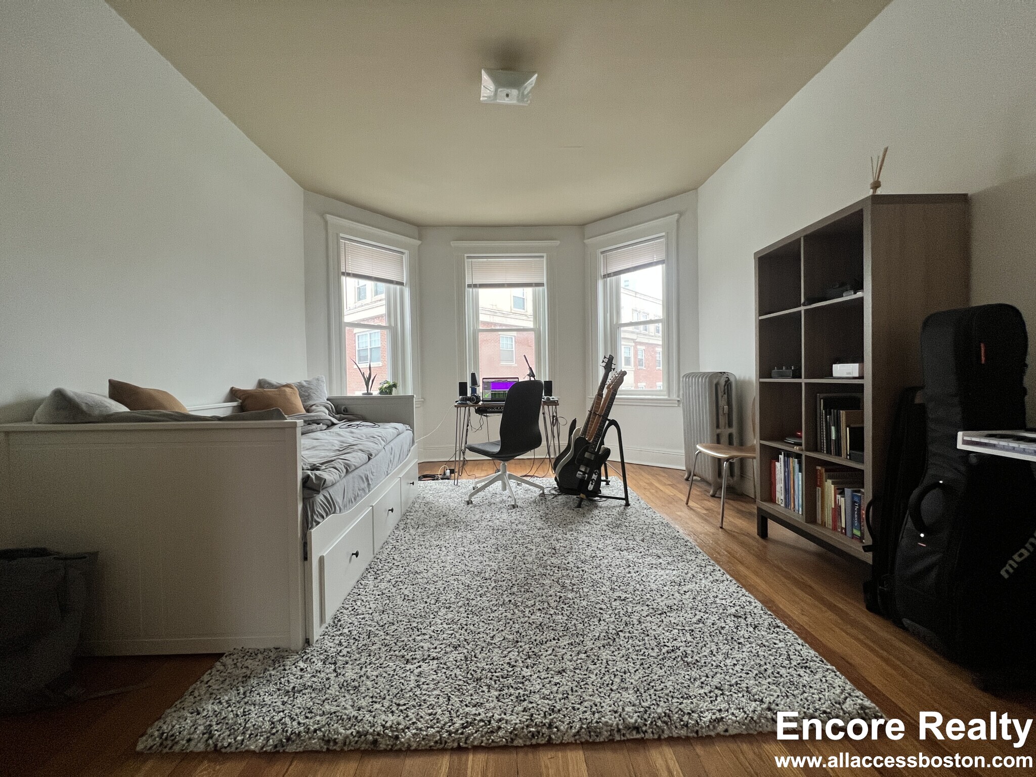 1 bed, 1 bath apartment for rent at 143 Park Dr Unit 39, Fenway — photo 1 of 7