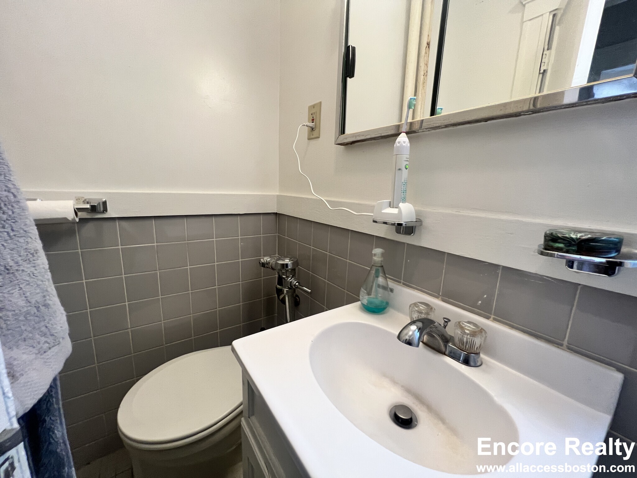 1 bed, 1 bath apartment for rent at 143 Park Dr Unit 39, Fenway — photo 5 of 7