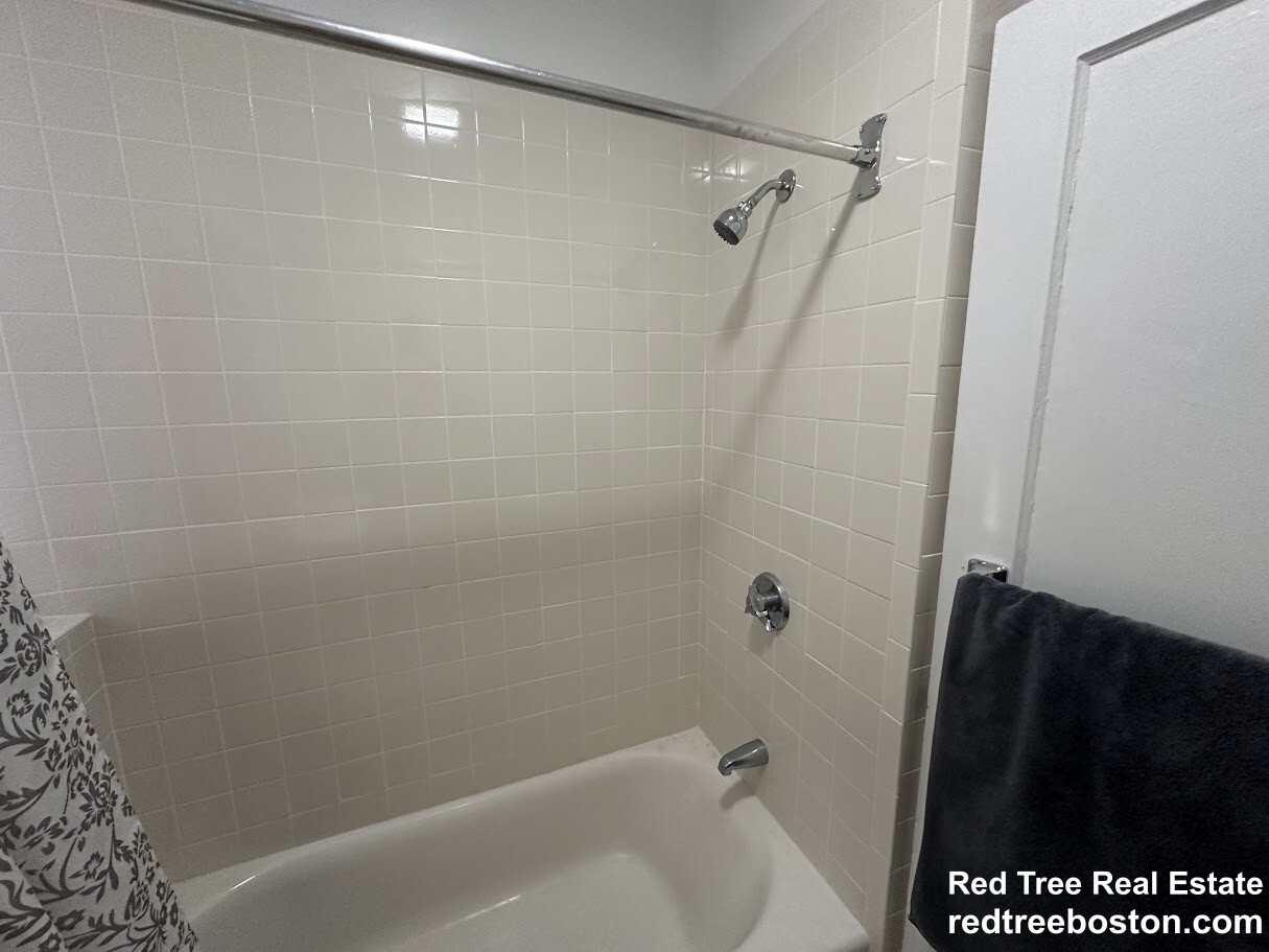 1 bed, 1 bath apartment for rent at 143 Park Dr Unit 43, Fenway — photo 7 of 8