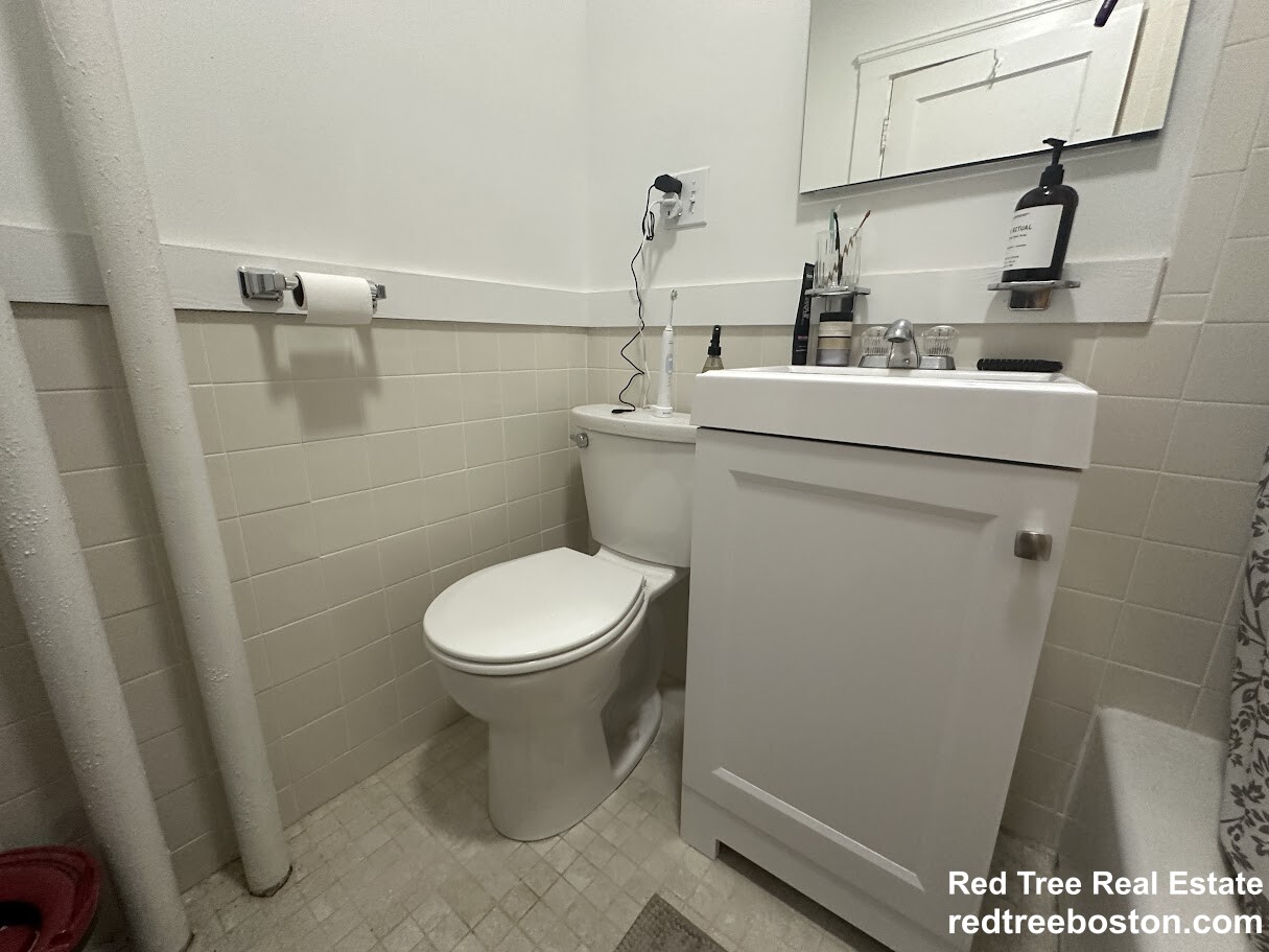 1 bed, 1 bath apartment for rent at 143 Park Dr Unit 43, Fenway — photo 6 of 8
