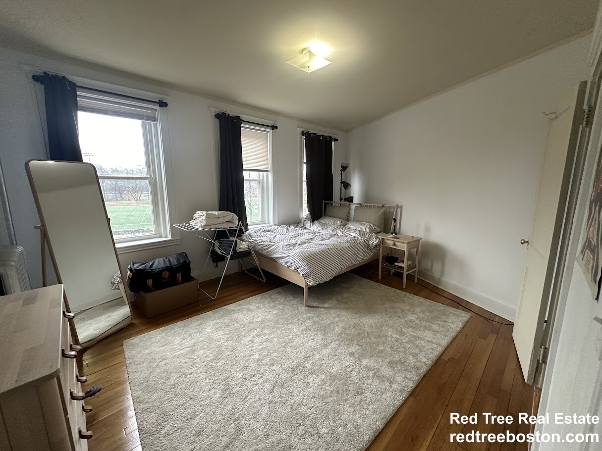 1 bed, 1 bath apartment for rent at 143 Park Dr Unit 43, Fenway — photo 4 of 8