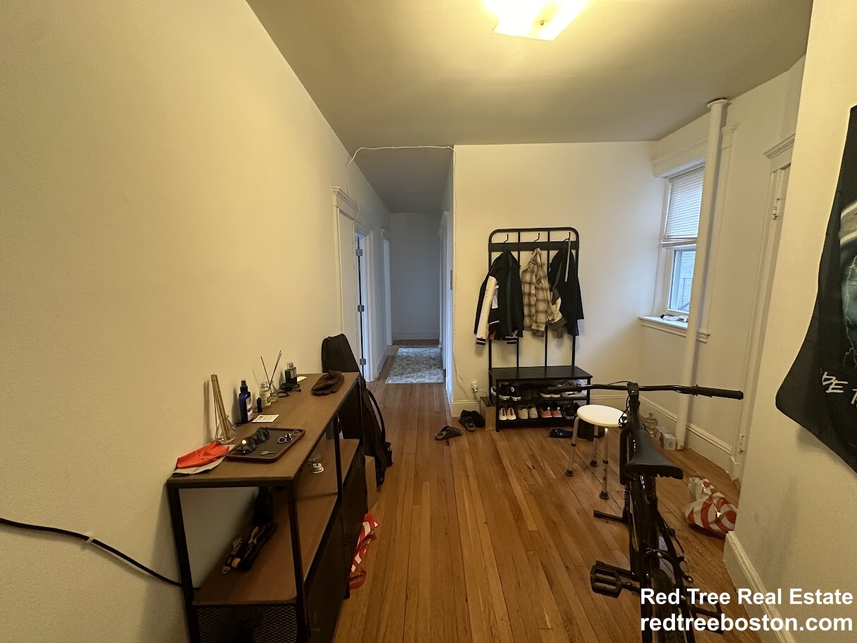 1 bed, 1 bath apartment for rent at 143 Park Dr Unit 43, Fenway — photo 8 of 8