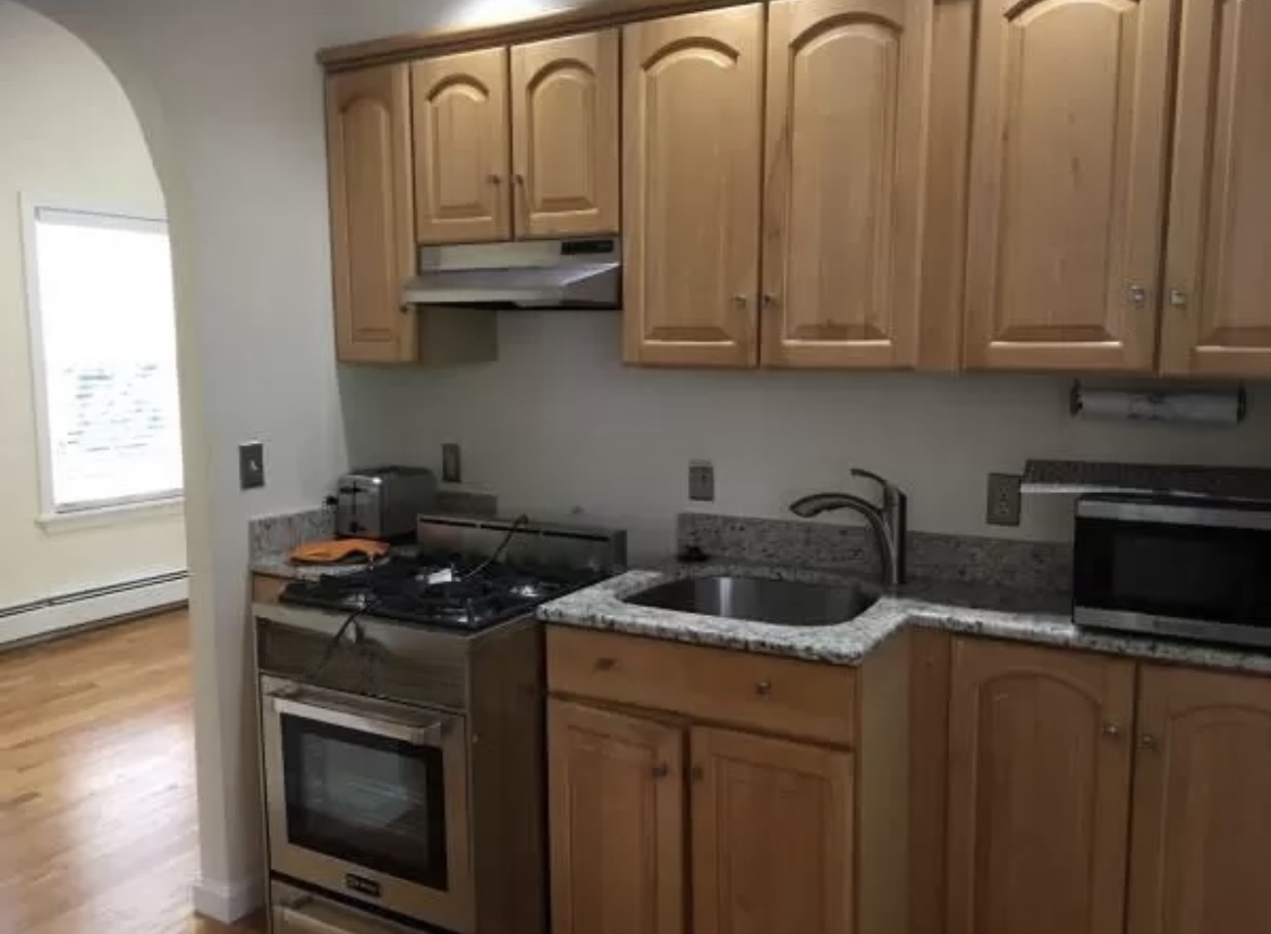 Studio bed, 1 bath apartment for rent at 143 Perkins St Unit 1, East Somerville