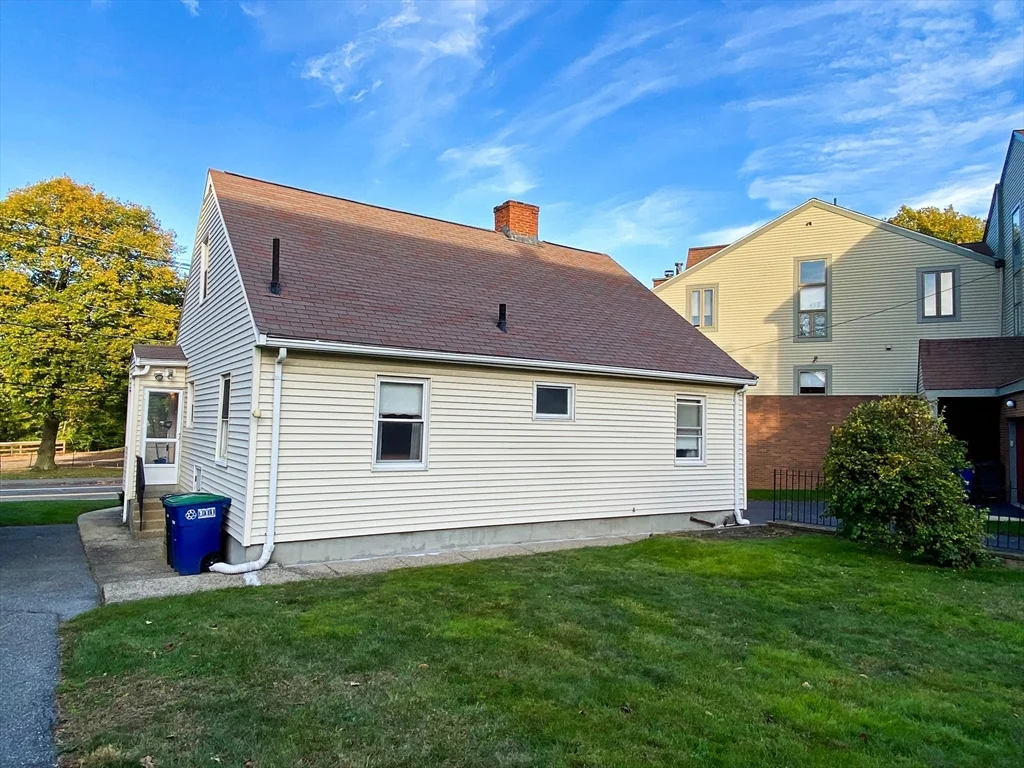 3 bed, 1 bath apartment for rent at 143 Shore Dr, Ten Hills — photo 16 of 17