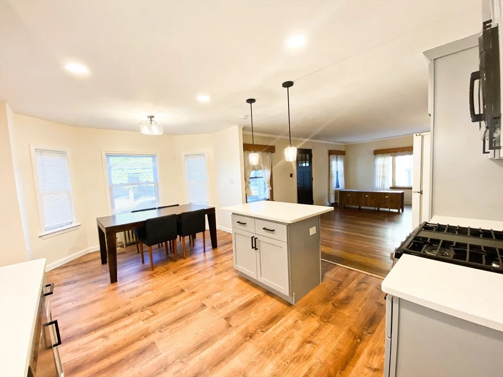 3 bed, 1 bath apartment for rent at 143 Shore Dr, Ten Hills — photo 6 of 17