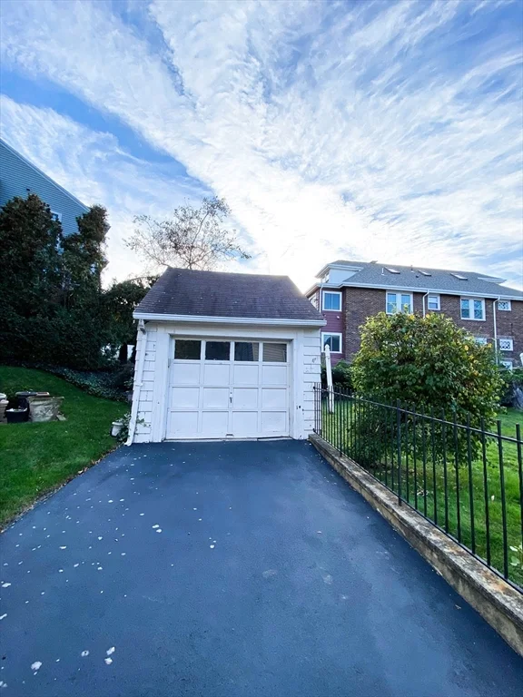 3 bed, 1 bath apartment for rent at 143 Shore Dr, Ten Hills — photo 13 of 17